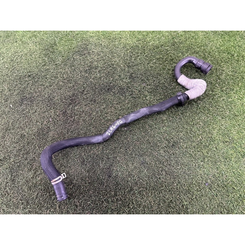 Патрубок (система охлаждения) LAND ROVER Range Rover Evoque L538 2015 2.0 LR054981