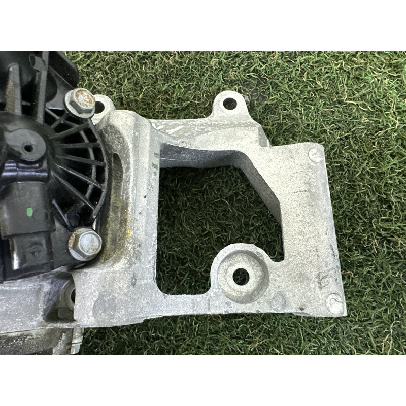 Помпа (система охолодження) BMW X1 F48 2018 2.0 11518601366