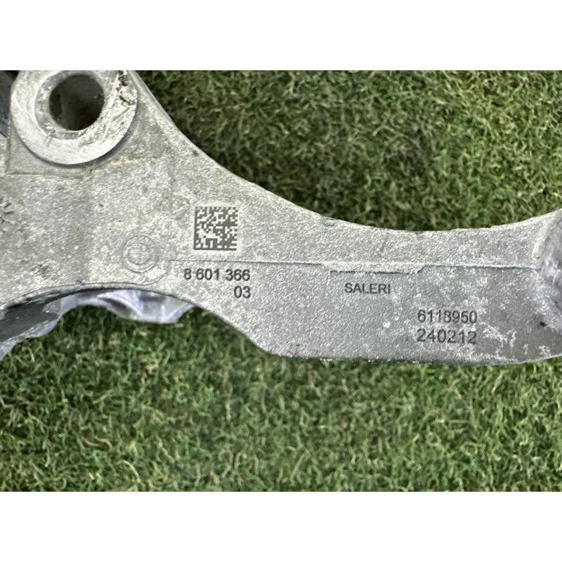 Помпа (система охолодження) BMW X1 F48 2018 2.0 11518601366
