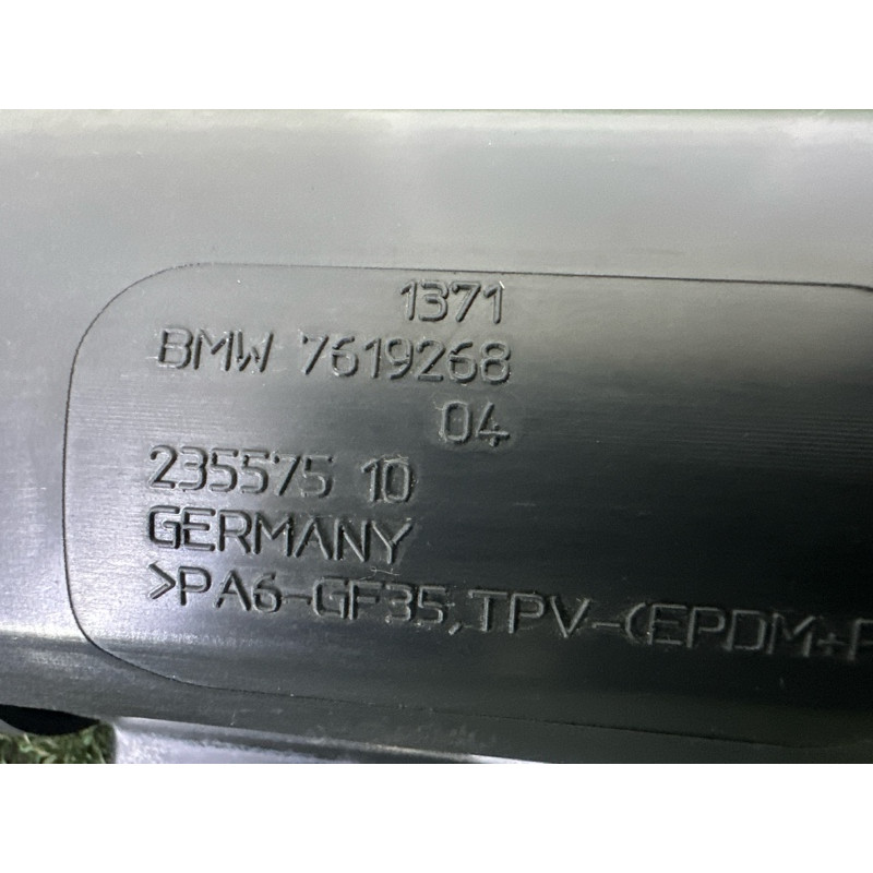 Патрубок воздушного фильтра (впускная система) BMW X1 F48 2018 2.0 13717619268