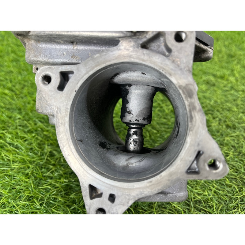 Клапан EGR (закрытая категория) Volkswagen Amarok 2H 2.0 CNEA 03L131501AA