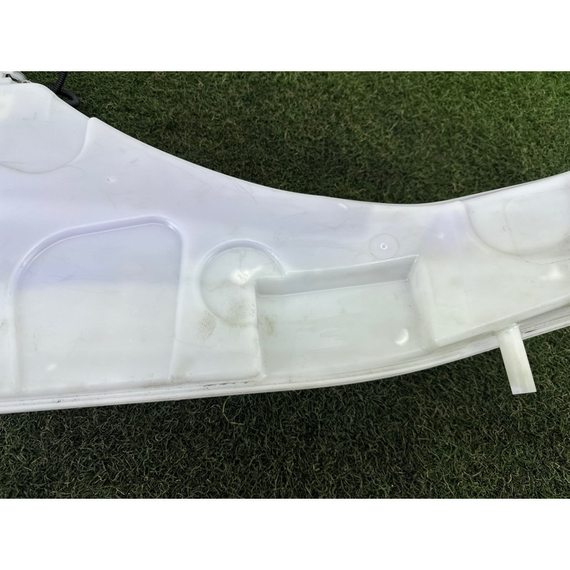 Бачок омывателя (кузов и элементы) BMW X5 E70 2011 3.0 61667162588