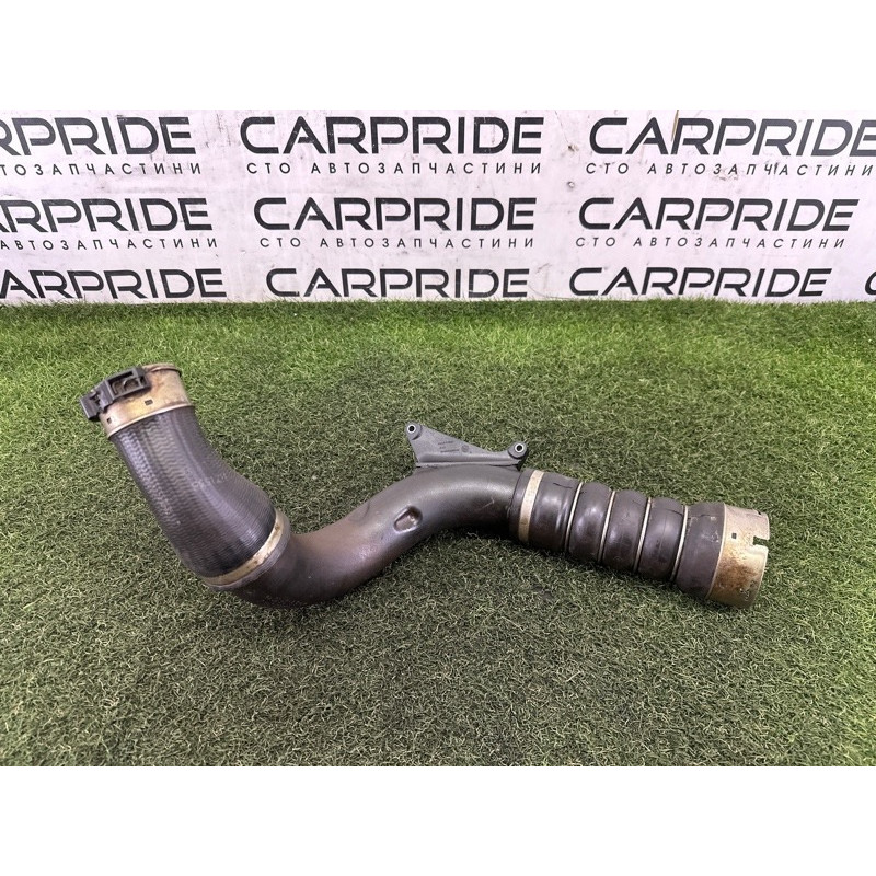 Патрубок интеркулера (двигатель и элементы) BMW X1 F48 2016 2.0 13718616212