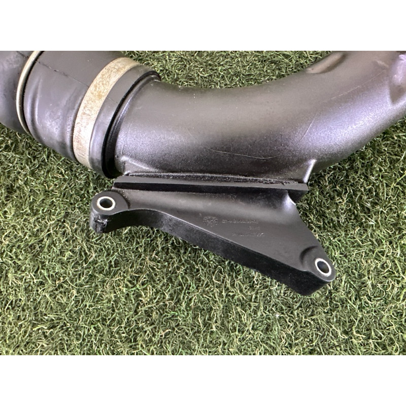 Патрубок интеркулера (двигатель и элементы) BMW X1 F48 2016 2.0 13718616212