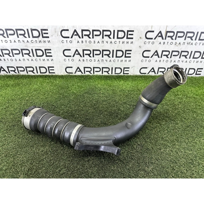 Патрубок интеркулера (двигатель и элементы) BMW X1 F48 2018 2.0 13718616212