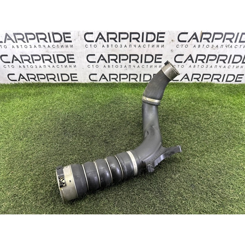 Патрубок интеркулера (двигатель и элементы) BMW X1 F48 2018 2.0 13718616212