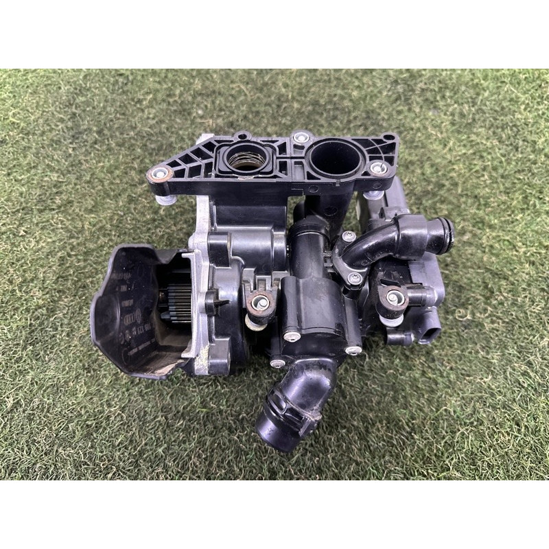 Корпус помпы (система охлаждения) AUDI Q5 FY 2020 2.0 DJYA 06L121111H