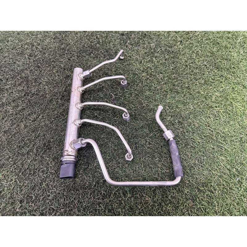 Топливная рампа (топливная система) BMW X3 F25 2013 2.0 13537585411