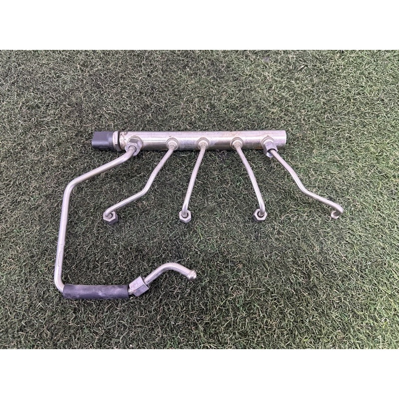 Топливная рампа (топливная система) BMW X3 F25 2013 2.0 13537585411