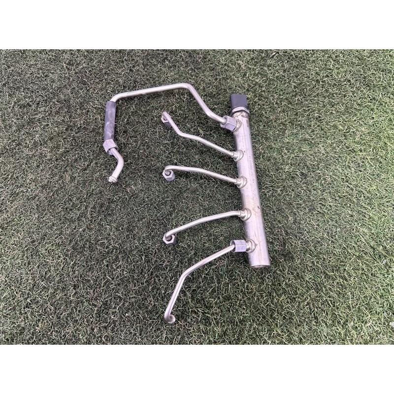 Топливная рампа (топливная система) BMW X3 F25 2013 2.0 13537585411