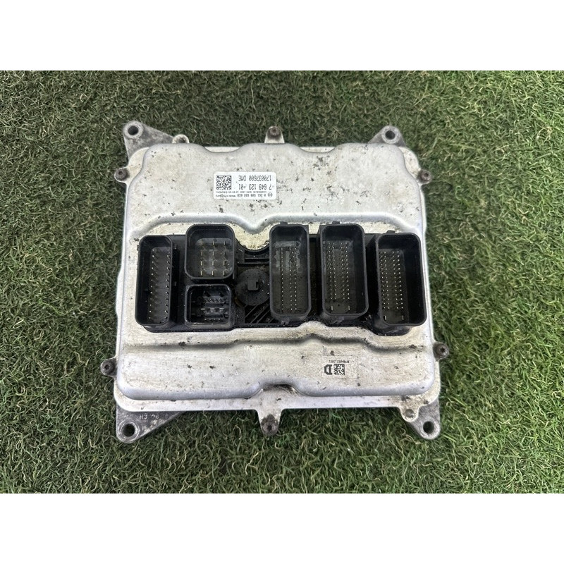 Блок управления двигателем (электрика / блоки управления) BMW X3 F25 2013 2.0 12147649123