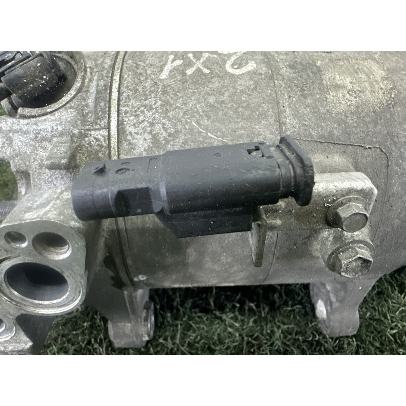 Компрессор кондиционера (отопление и кондиционирование) BMW X1 F48 2018 2.0 64525A5C713