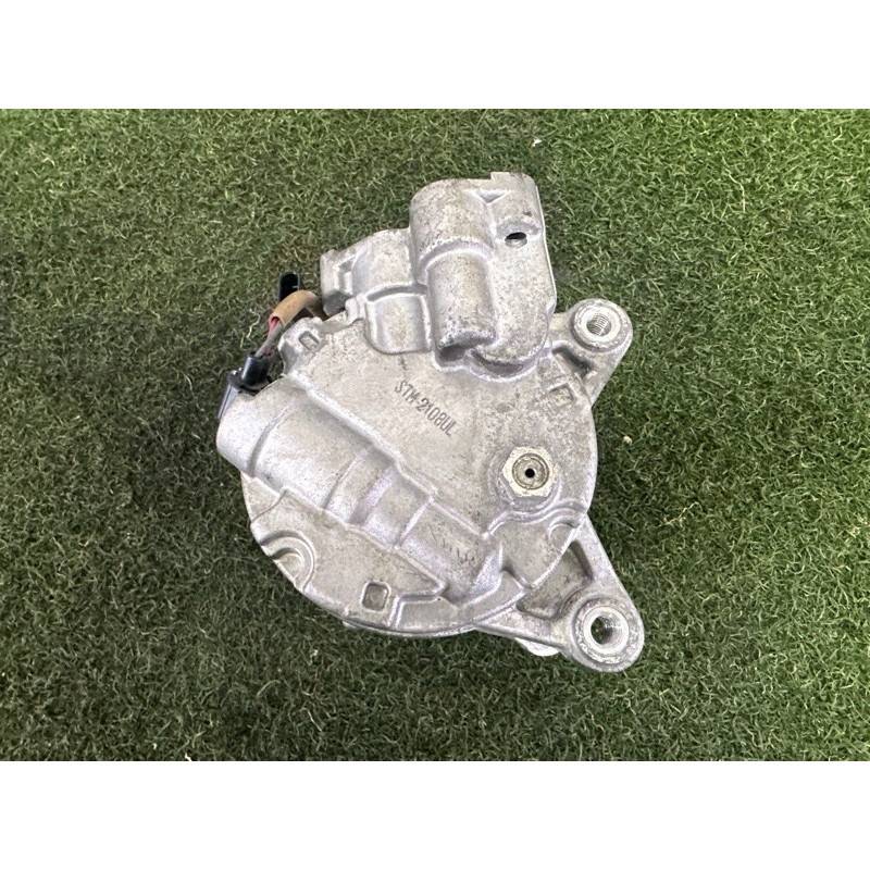 Компрессор кондиционера (отопление и кондиционирование) BMW X1 F48 2016 2.0 64525A5C713
