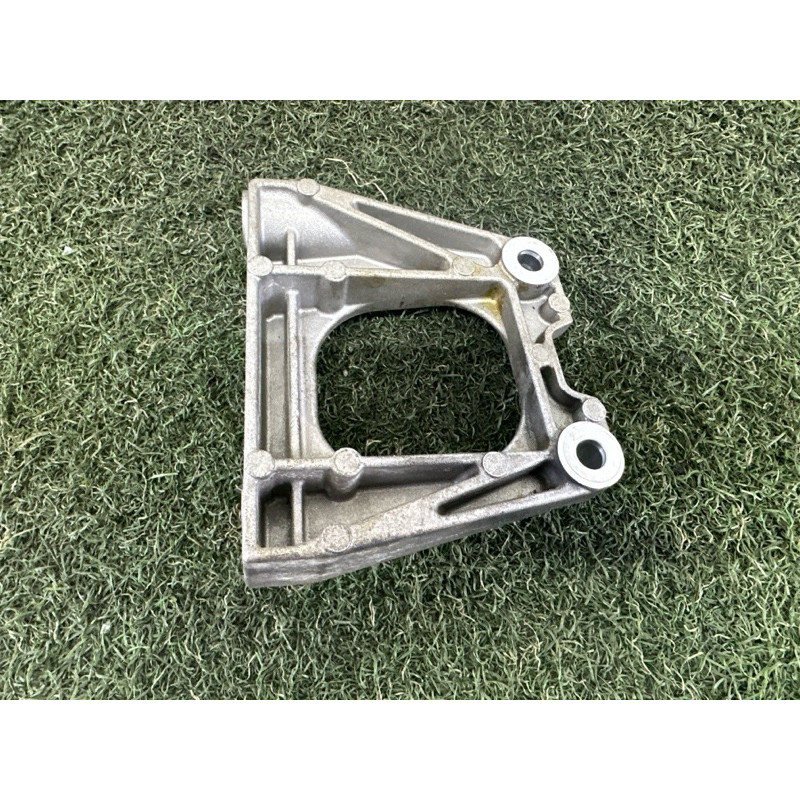 Кронштейн промежуточного вала (трансмиссия) LAND ROVER Discovery Sport L550 2016 2.0 LR048530