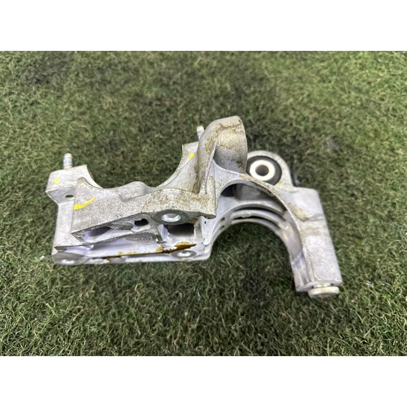 Кронштейн промежуточного вала (трансмиссия) LAND ROVER Discovery Sport L550 2016 2.0 LR024760