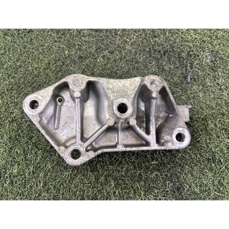 Кронштейн КПП (трансмиссия) LAND ROVER Range Rover Evoque L538 2015 2.0 LR047379