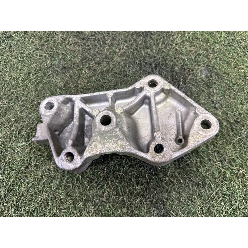 Кронштейн КПП (трансмиссия) LAND ROVER Range Rover Evoque L538 2015 2.0 LR047379