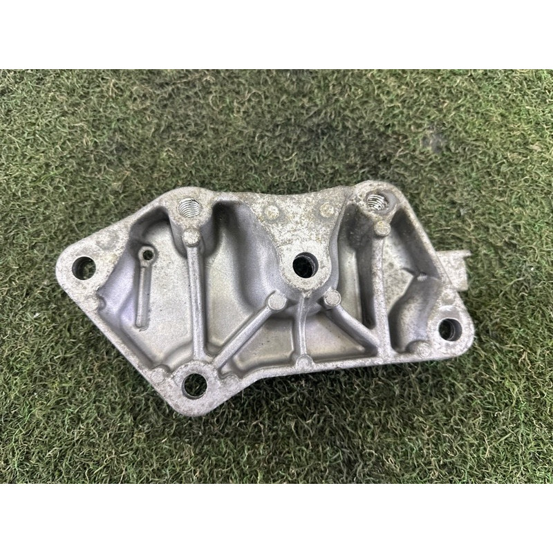 Кронштейн КПП (трансмиссия) LAND ROVER Discovery Sport L550 2016 2.0 LR047379