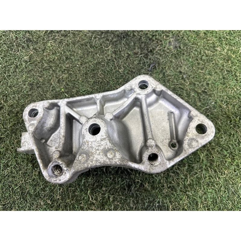 Кронштейн КПП (трансмиссия) LAND ROVER Discovery Sport L550 2016 2.0 LR047379