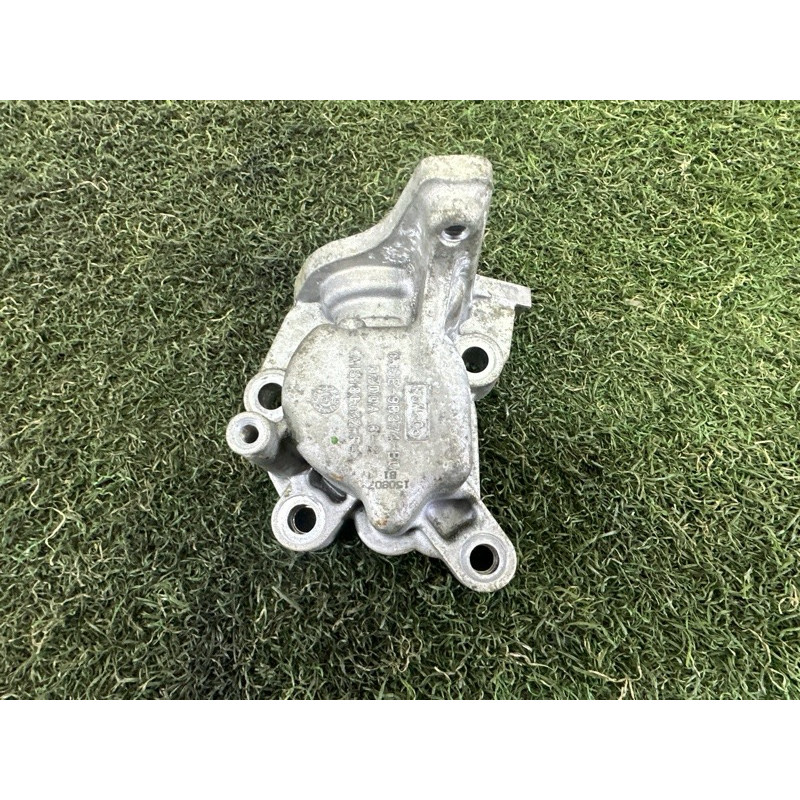 Кронштейн ТНВД (кронштейны двигателя) LAND ROVER Discovery Sport L550 2016 2.0 LR035936