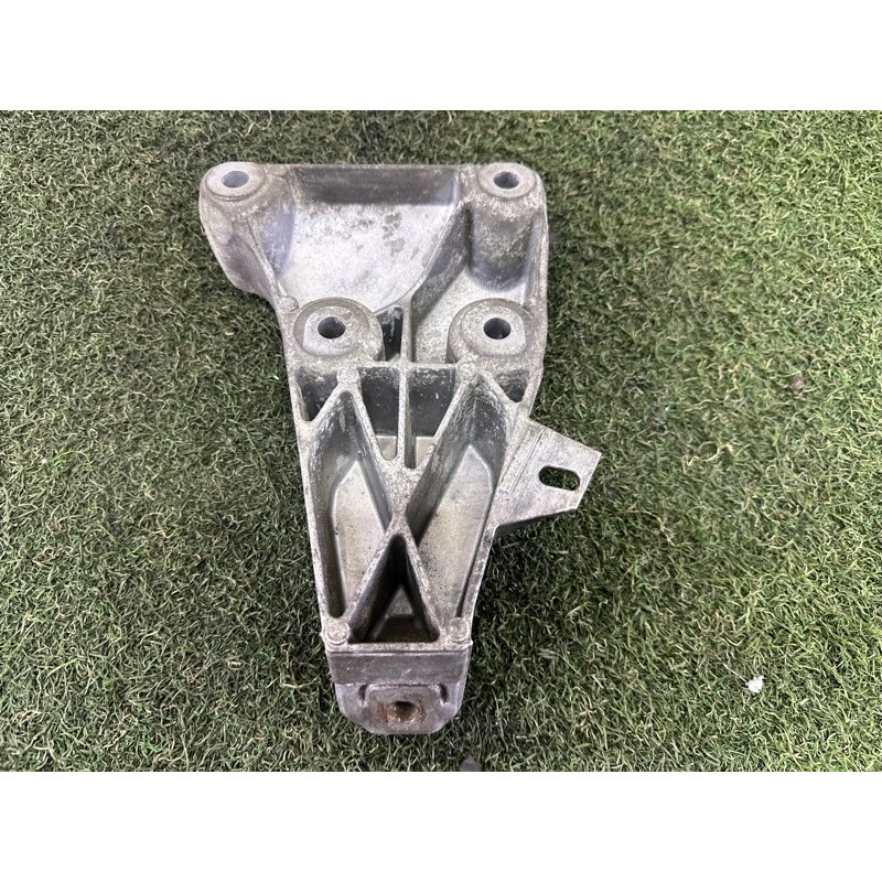 Кронштейн подушки двигателя (кронштейны двигателя) BMW X3 F25 2013 2.0 22116784823