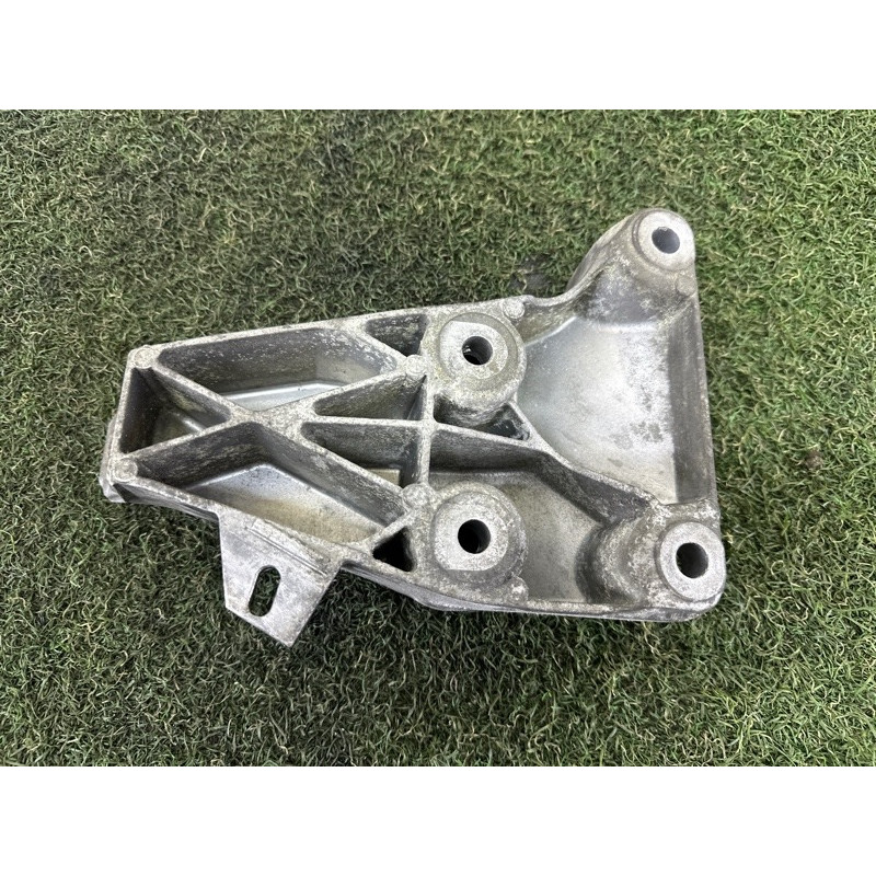Кронштейн подушки двигателя (кронштейны двигателя) BMW X3 F25 2013 2.0 22116784823