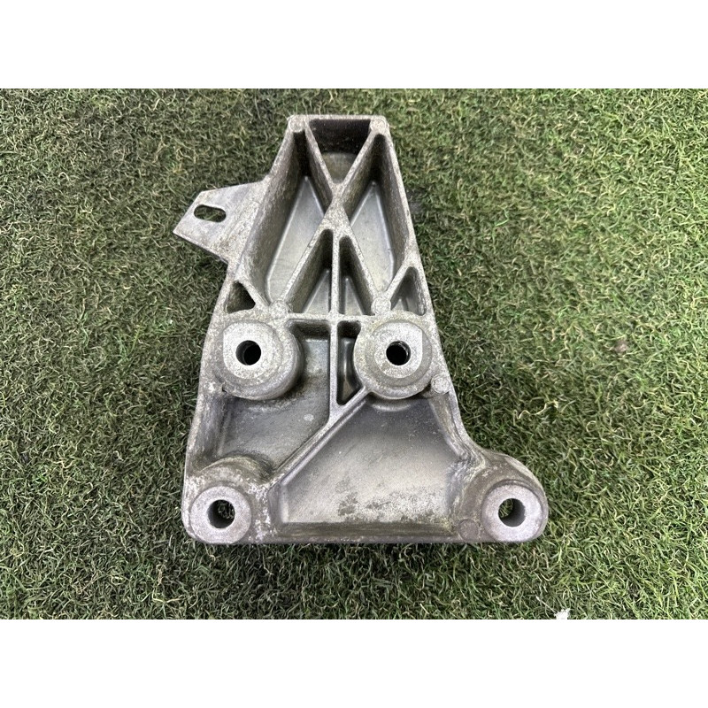 Кронштейн подушки двигателя (кронштейны двигателя) BMW X3 F25 2013 2.0 22116784823