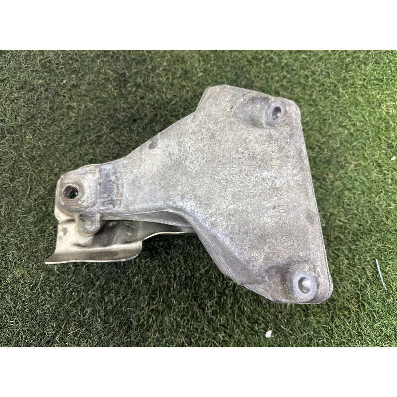Кронштейн подушки двигателя (кронштейны двигателя) BMW X3 F25 2013 2.0 22116784824