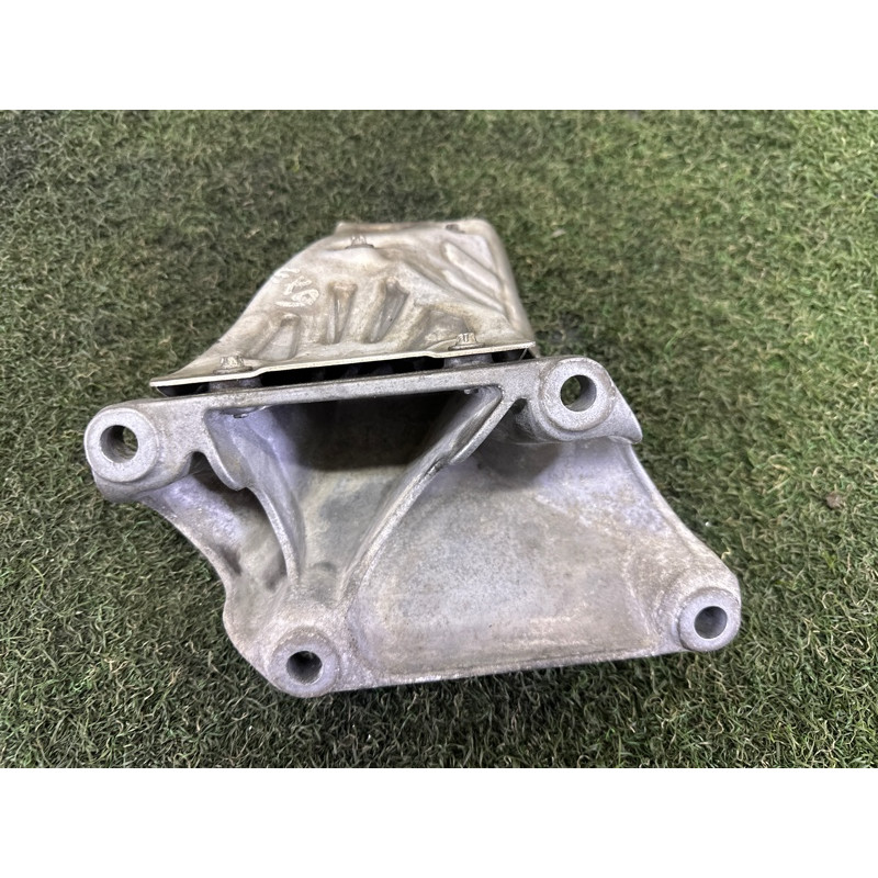 Кронштейн подушки двигателя (кронштейны двигателя) BMW X3 F25 2013 2.0 22116784824