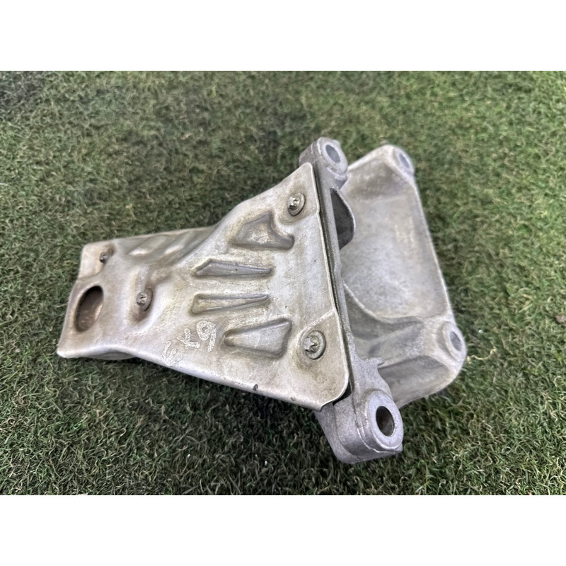 Кронштейн подушки двигателя (кронштейны двигателя) BMW X3 F25 2013 2.0 22116784824