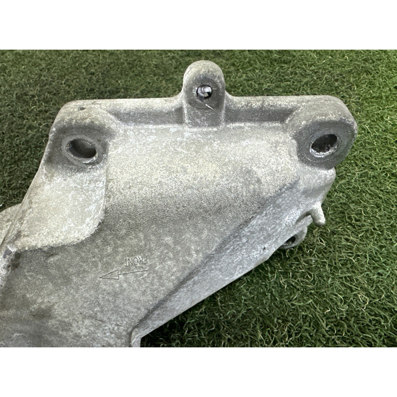 Кронштейн подушки двигателя (кронштейны двигателя) Jeep Grand Cherokee WK2 2015 5.7 HEMi 52124988AB