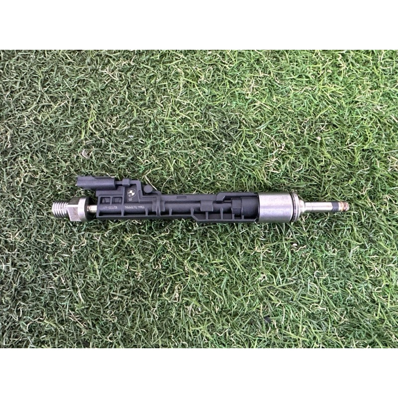 Форсунка топливная (топливная система) BMW X5 F15 2015 3.0 13647639994