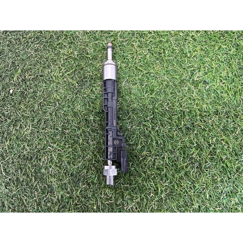 Форсунка топливная (топливная система) BMW X5 F15 2015 3.0 13647639994