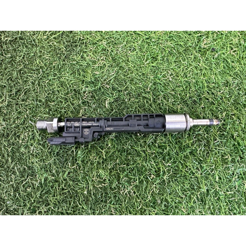 Форсунка топливная (топливная система) BMW X5 F15 2015 3.0 13647639994