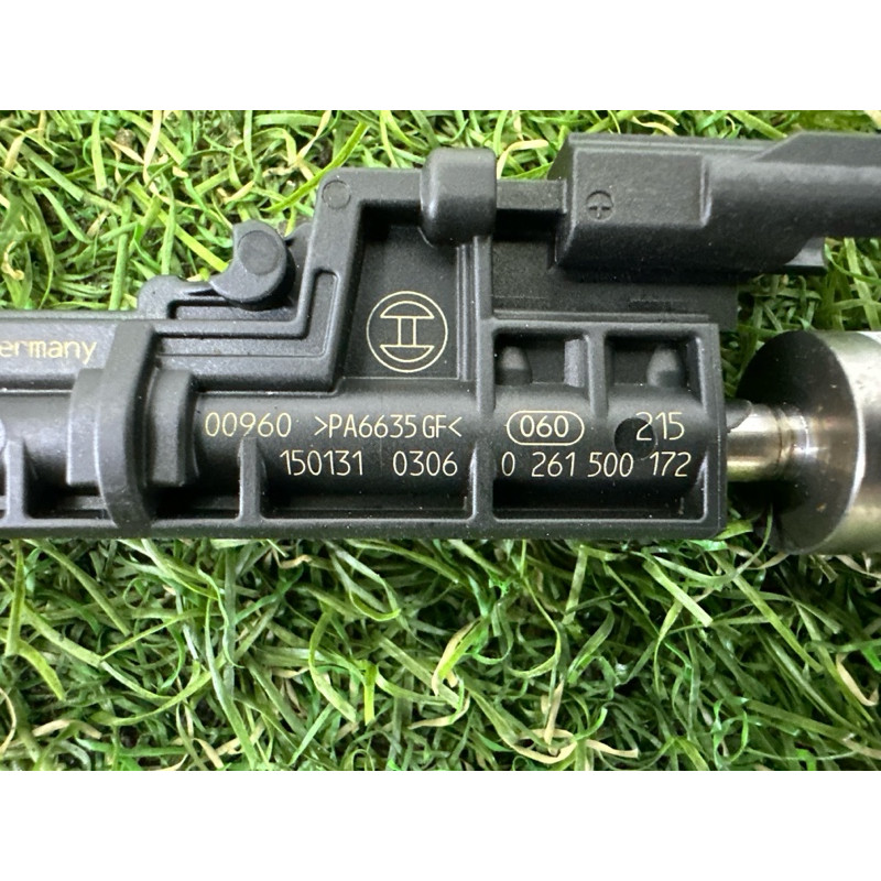 Форсунка топливная (топливная система) BMW X5 F15 2015 3.0 13647639994