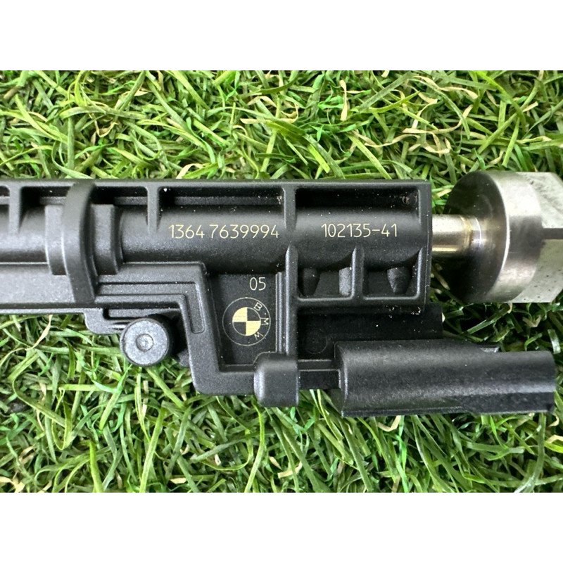 Форсунка топливная (топливная система) BMW X5 F15 2015 3.0 13647639994