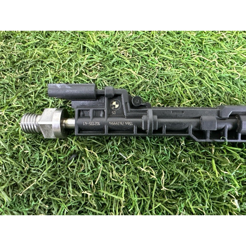 Форсунка паливна (паливна система) BMW X5 F15 2015 3.0 13647639994