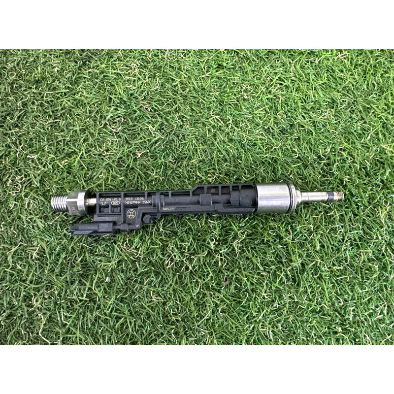 Форсунка паливна (паливна система) BMW X5 F15 2015 3.0 13647639994