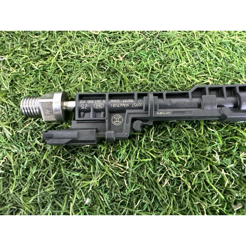 Форсунка паливна (паливна система) BMW X5 F15 2015 3.0 13647639994