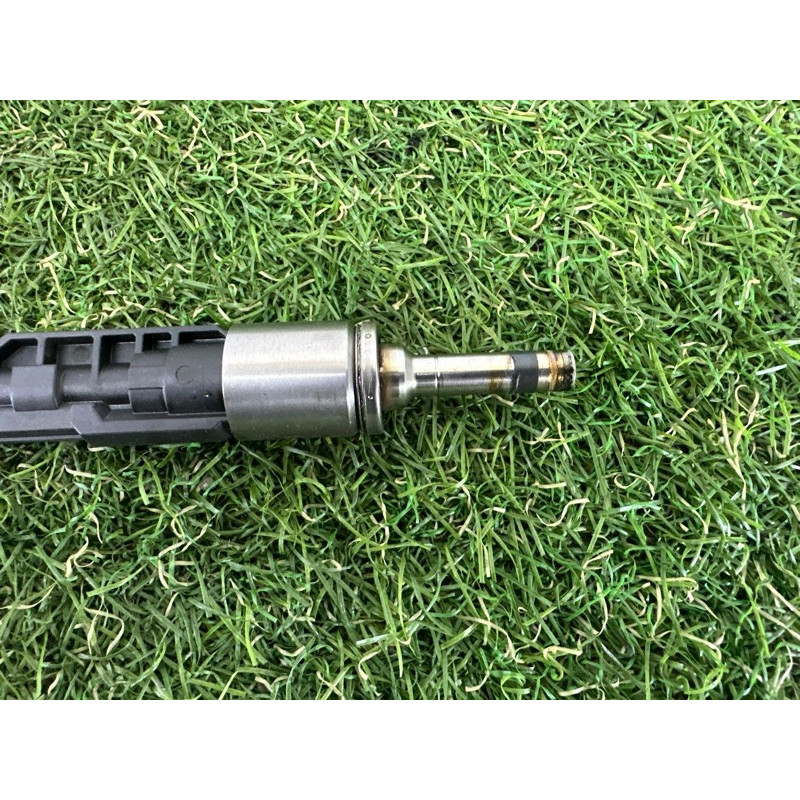 Форсунка паливна (паливна система) BMW X5 F15 2015 3.0 13647639994