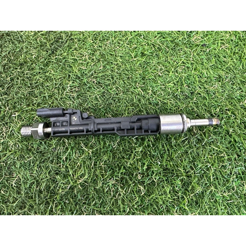 Форсунка топливная (топливная система) BMW X5 F15 2015 3.0 13647639994
