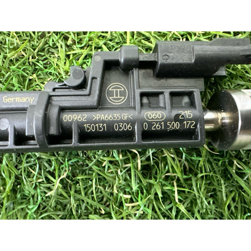 Форсунка топливная (топливная система) BMW X5 F15 2015 3.0 13647639994