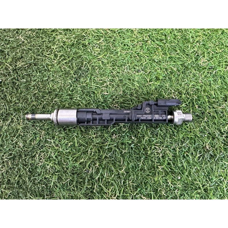 Форсунка топливная (топливная система) BMW X5 F15 2015 3.0 13647639994