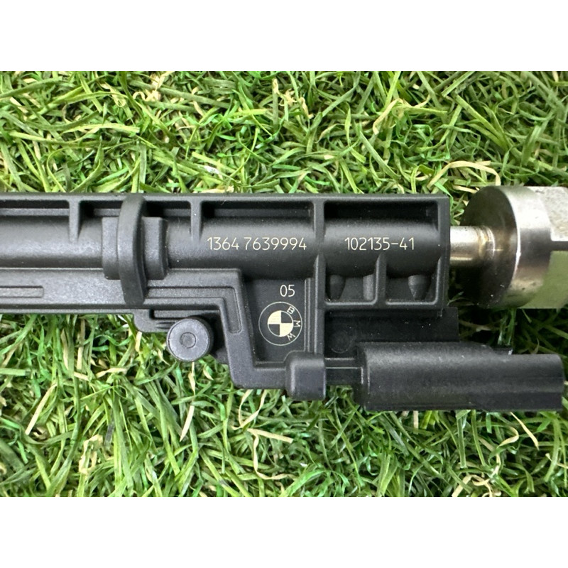 Форсунка топливная (топливная система) BMW X5 F15 2015 3.0 13647639994