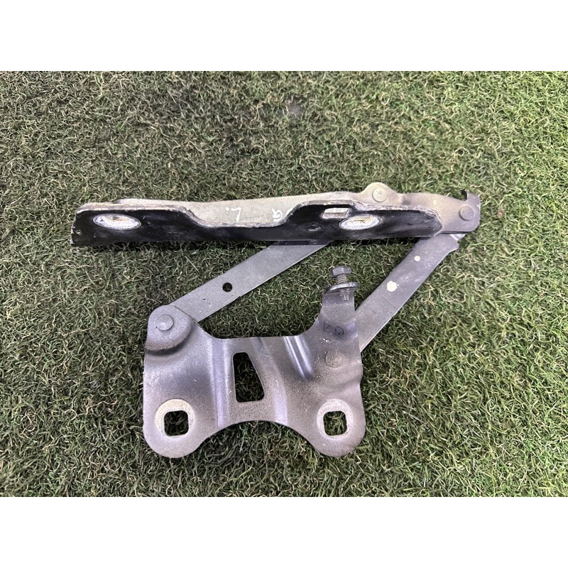 Петля капота (кузов и элементы) LAND ROVER Range Rover L405 2014 5.0 LR036584
