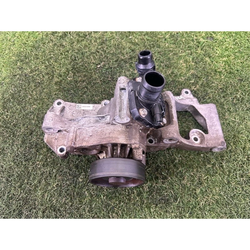 Помпа (система охлаждения) BMW X1 F48 2016 2.0 11518601366