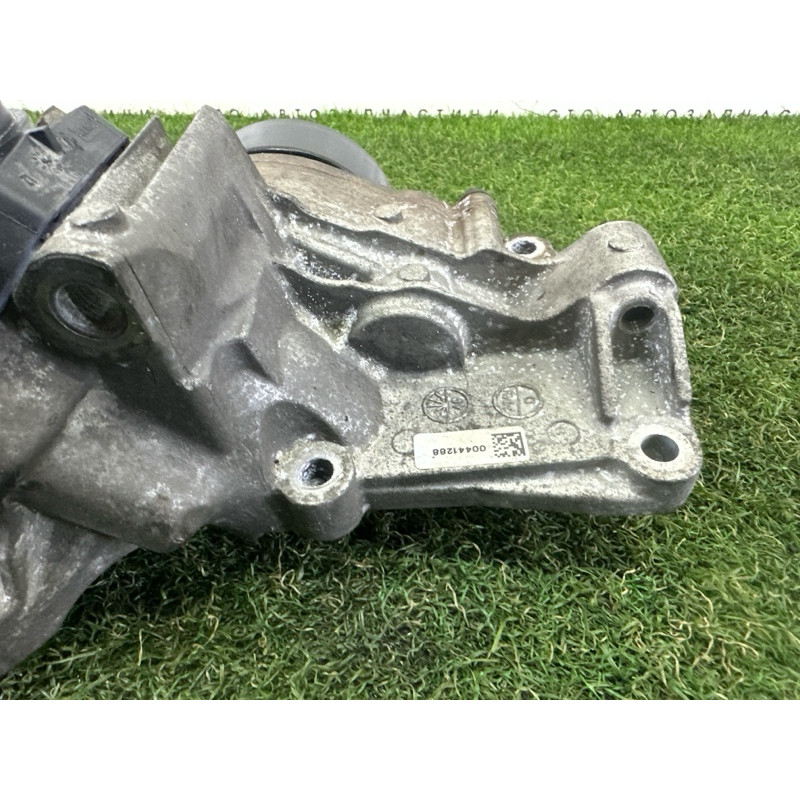 Помпа (система охлаждения) BMW X1 F48 2016 2.0 11518601366