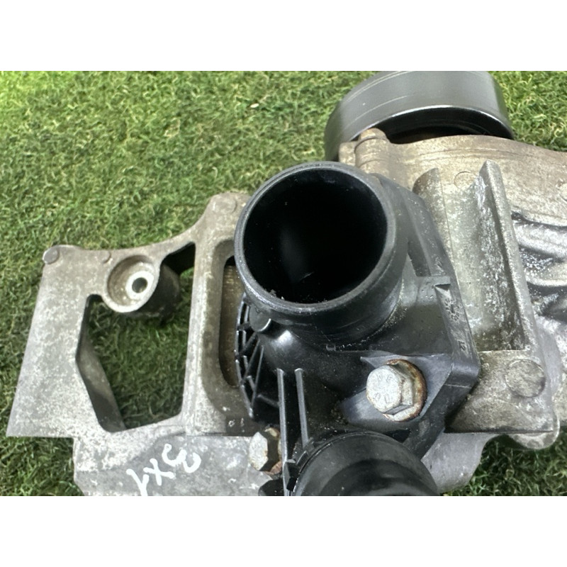 Помпа (система охлаждения) BMW X1 F48 2016 2.0 11518601366