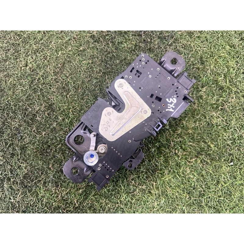 Замок багажника (кузов и элементы) BMW X1 F48 2016 2.0 51247357112