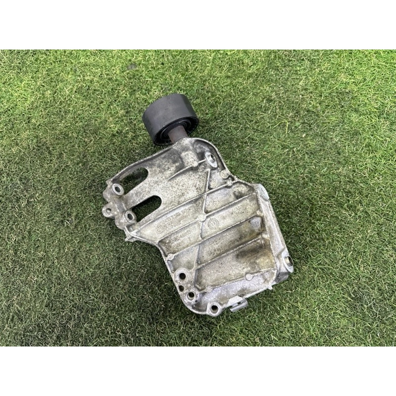 Кронштейн компресора кондиціонера (кронштейни двигуна) BMW X5 F15 2015 3.0 64557585167